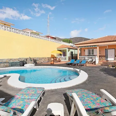 Eveas - With Pool In Tenerife カンデラリア