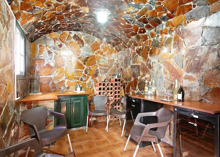 Eveas - With Pool In Tenerife Candelaria