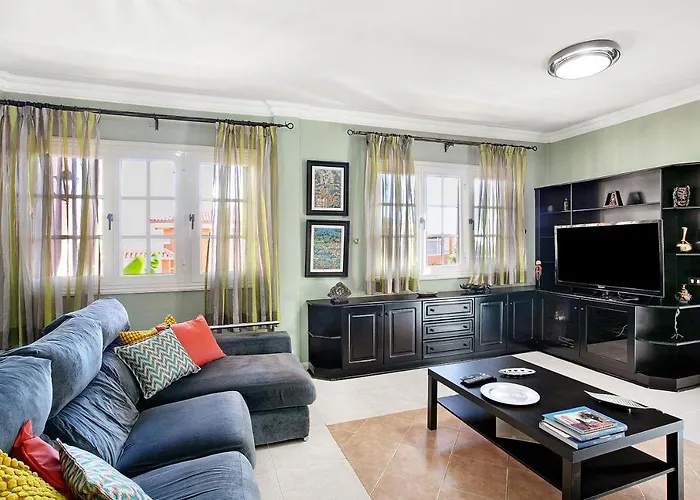 Eveas - With Pool In Tenerife *